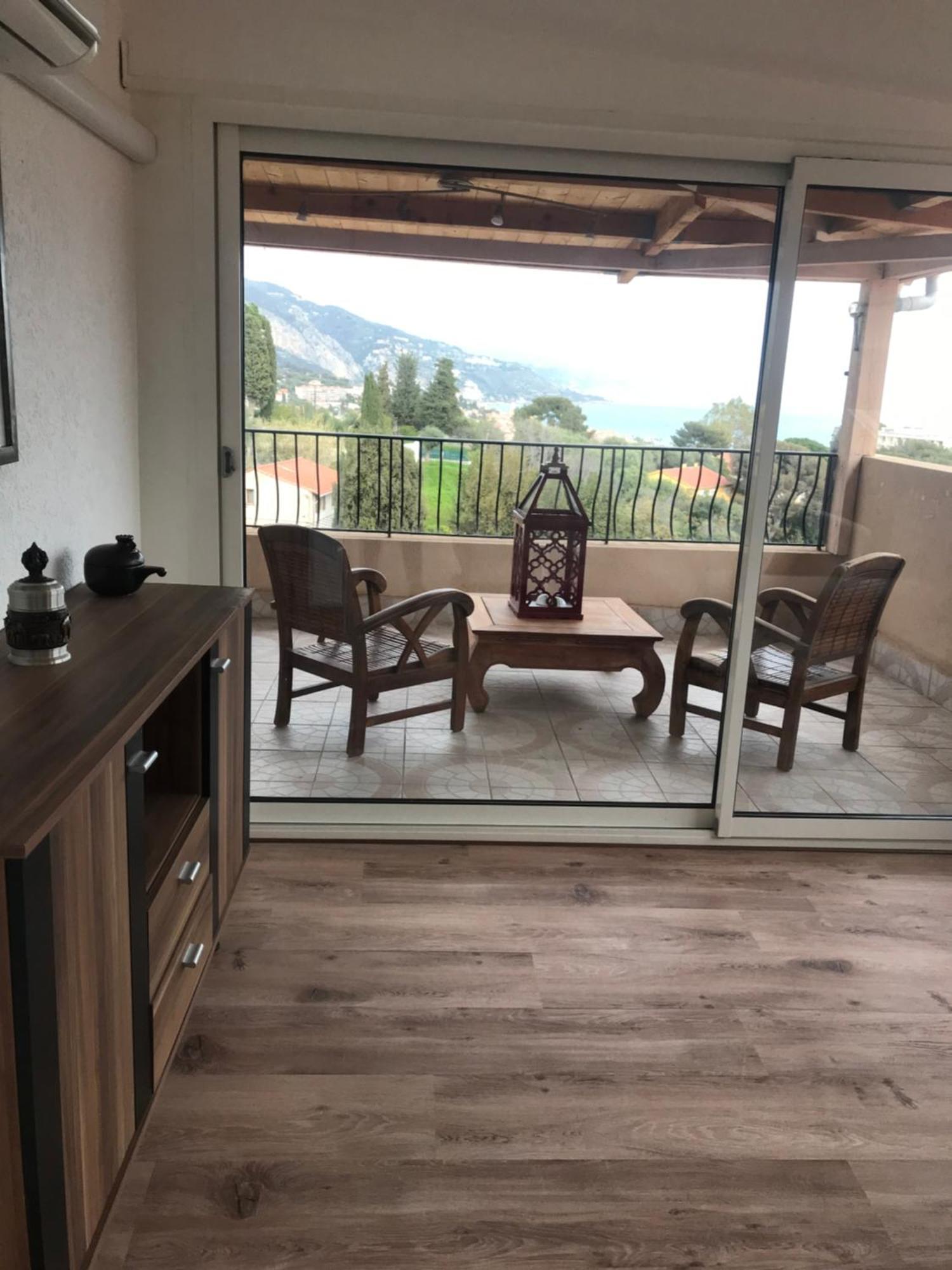Apartment Toit Terrasse Menton