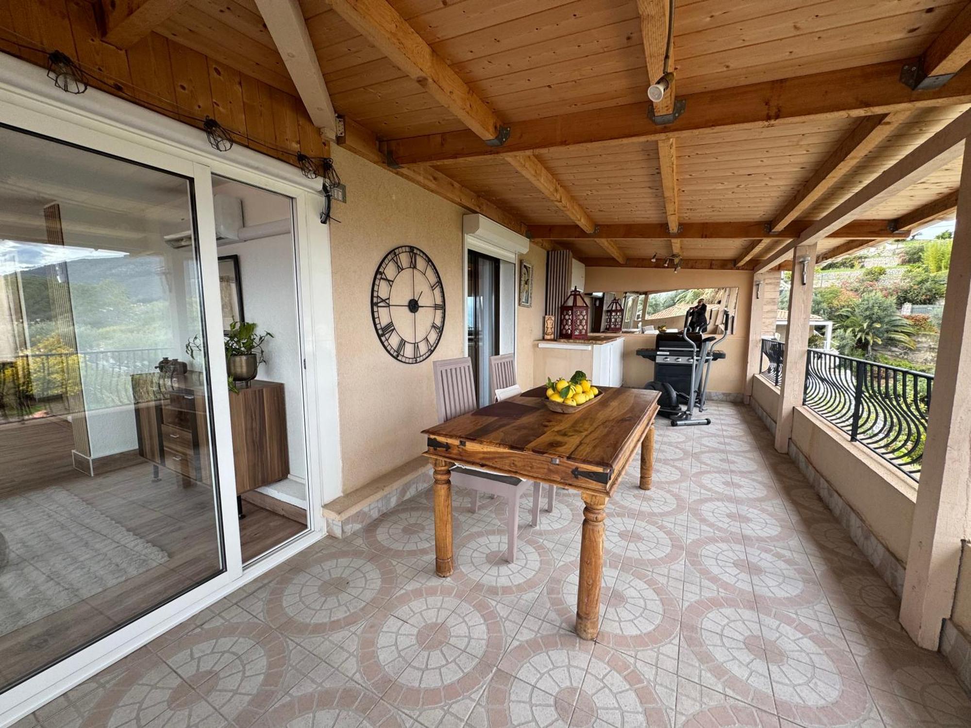 Apartment Toit Terrasse Menton